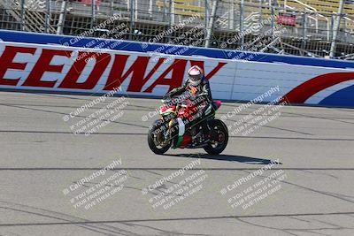 media/Aug-27-2022-Fastrack Riders (Sat) [[c588535105]]/Level 1/Session 1 Start Finish/